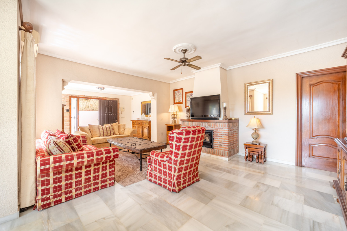 4 bedroom Villas for sale in El Rosario – R5406646 4 bedroom Villas for sale in El Rosario – R5406646