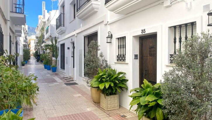 Adosados de 4 dormitorios en venta en Marbella – R4981357 Adosados de 4 dormitorios en venta en Marbella – R4981357 en