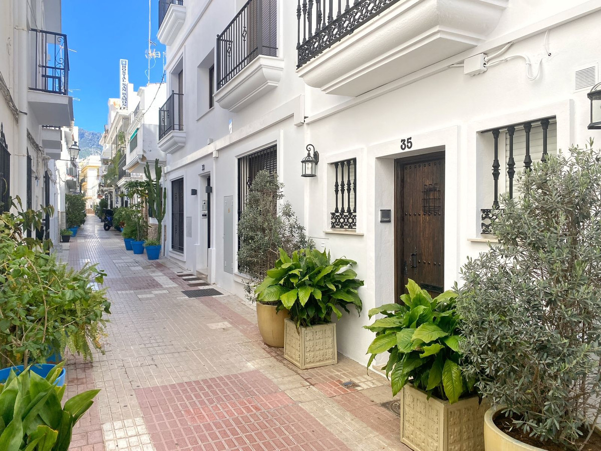 4 bedroom Townhouses for sale in Marbella – R4981357 4 bedroom Townhouses for sale in Marbella – R4981357