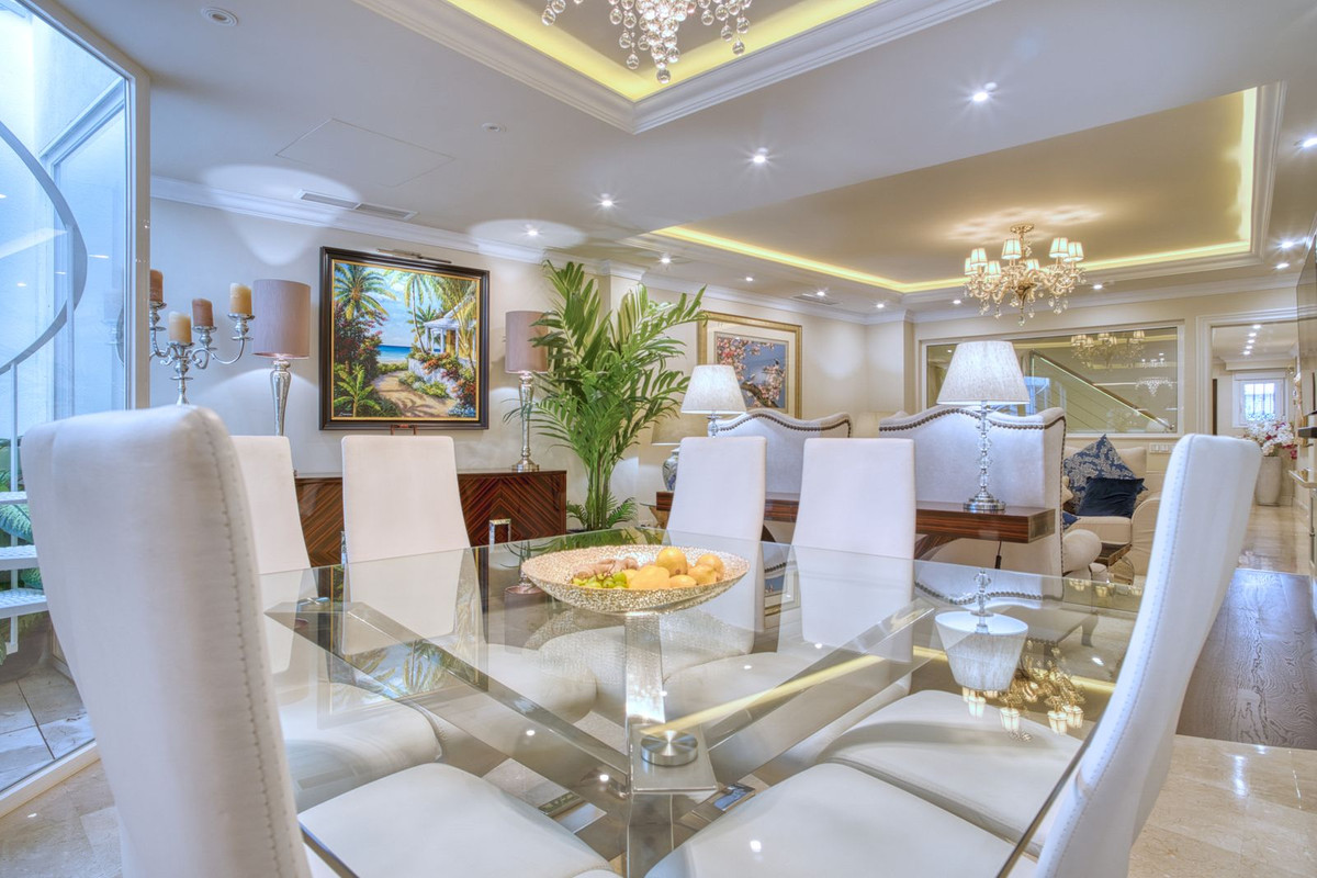 4 bedroom Townhouses for sale in Marbella – R4981357 4 bedroom Townhouses for sale in Marbella – R4981357