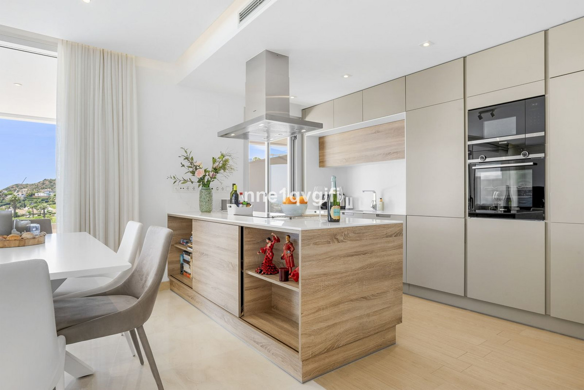Apartamentos de 3 dormitorios en venta en Benahavís – R5392423 Apartamentos de 3 dormitorios en venta en Benahavís – R5392423