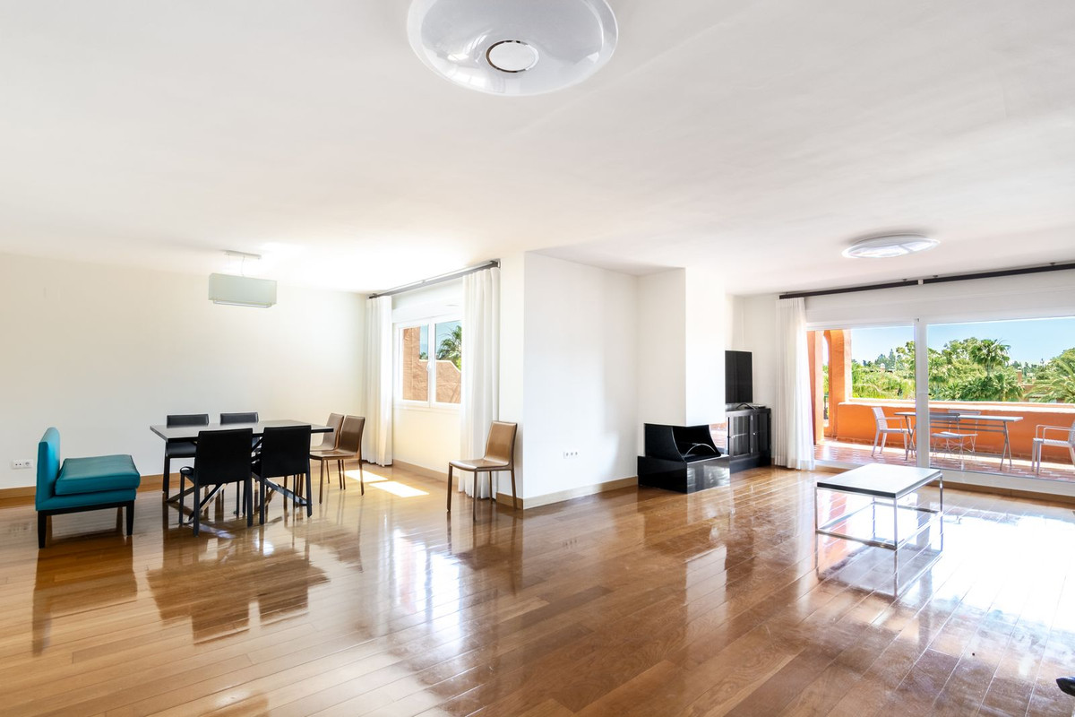 Aticos de 3 dormitorios en venta en Guadalmina Baja – R4749856 Aticos de 3 dormitorios en venta en Guadalmina Baja – R4749856