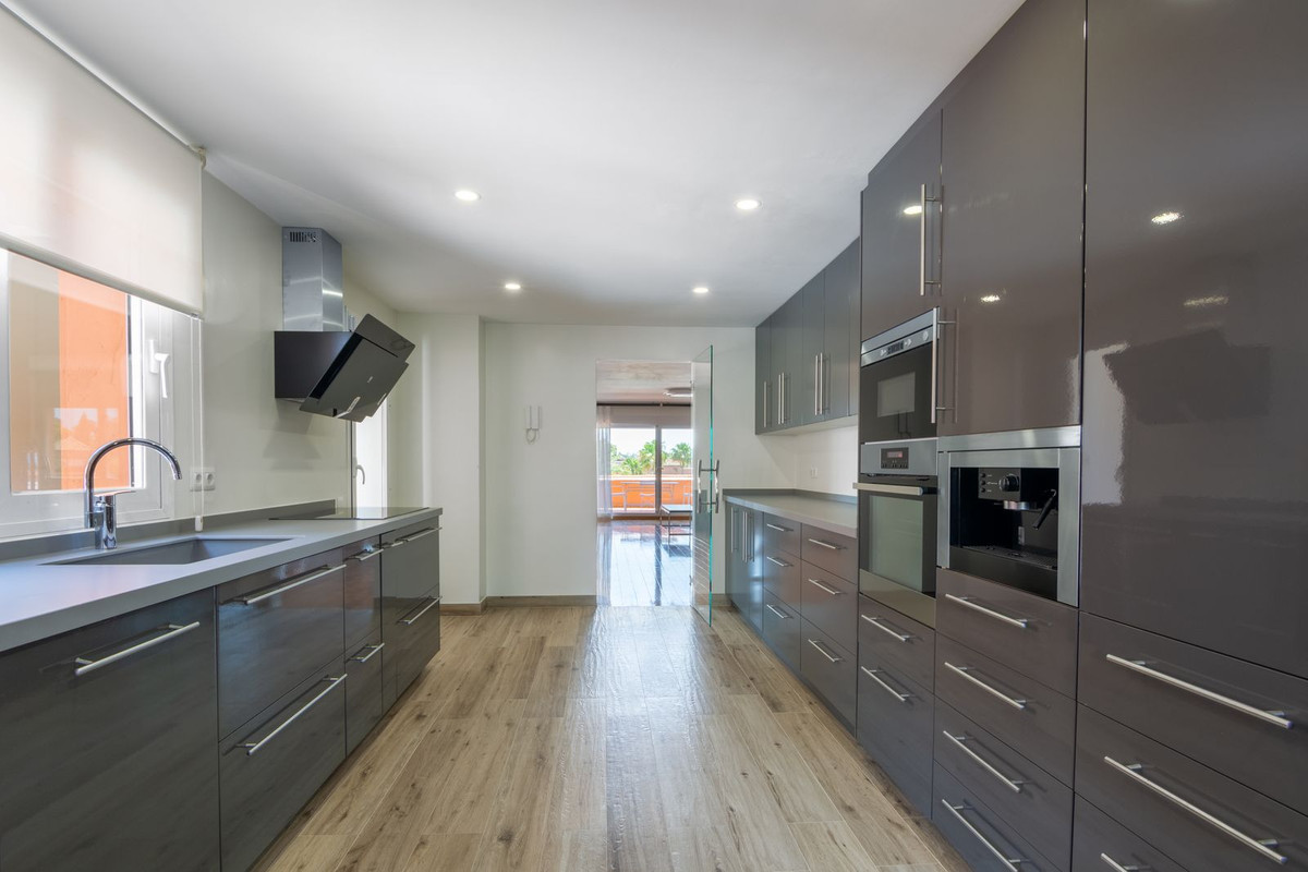 Aticos de 3 dormitorios en venta en Guadalmina Baja – R4749856 Aticos de 3 dormitorios en venta en Guadalmina Baja – R4749856