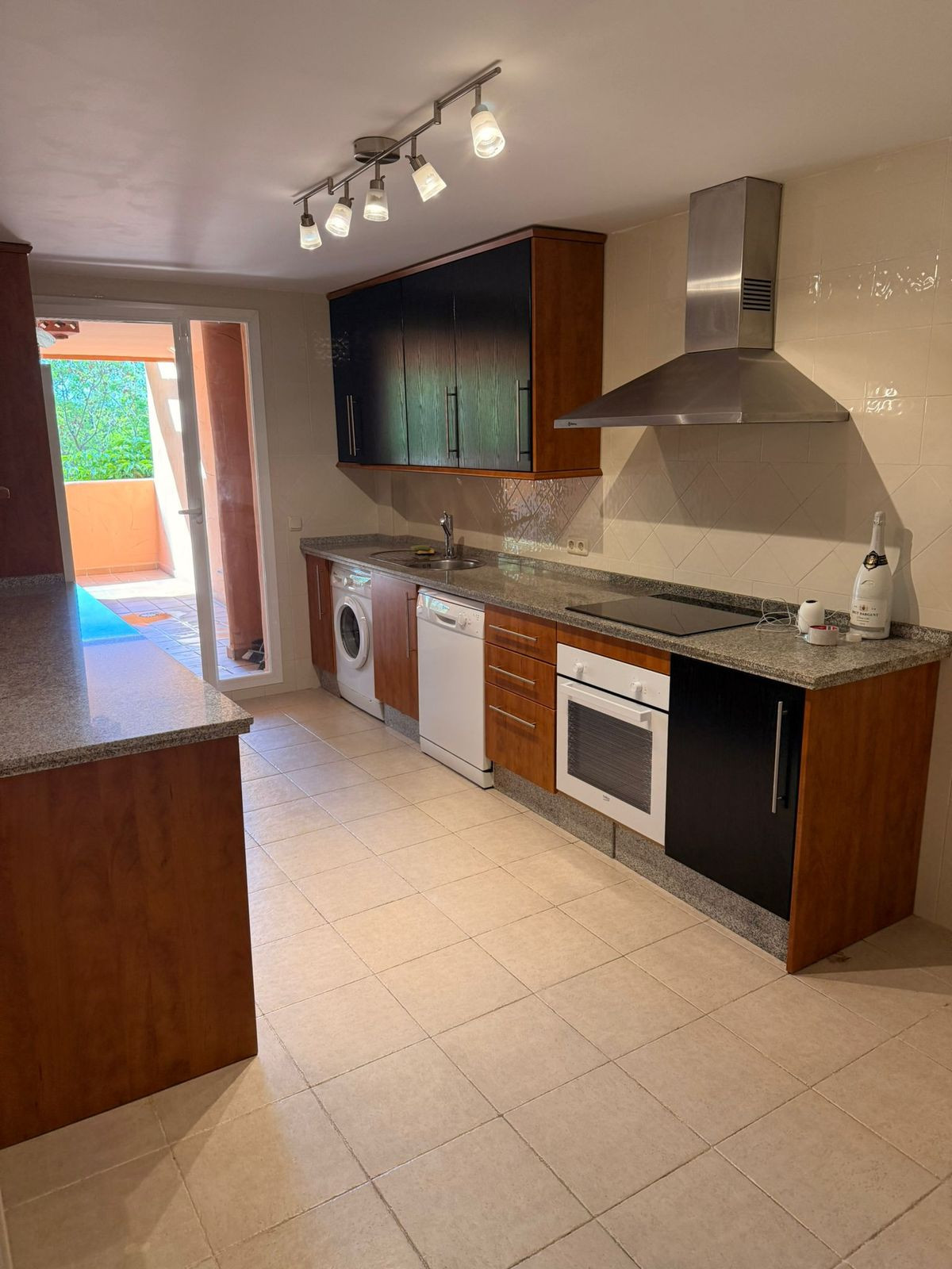 3 bedroom Apartments for sale in Elviria – R5409172 3 bedroom Apartments for sale in Elviria – R5409172