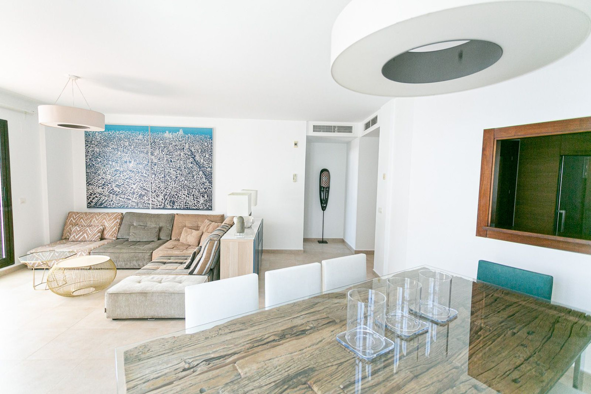 Apartamentos de 4 dormitorios en venta en Altos de los Monteros – R5012221 Apartamentos de 4 dormitorios en venta en Altos de los Monteros – R5012221