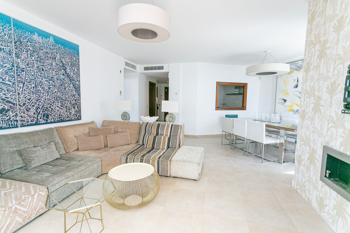 Apartamentos de 4 dormitorios en venta en Altos de los Monteros – R5012221 Apartamentos de 4 dormitorios en venta en Altos de los Monteros – R5012221