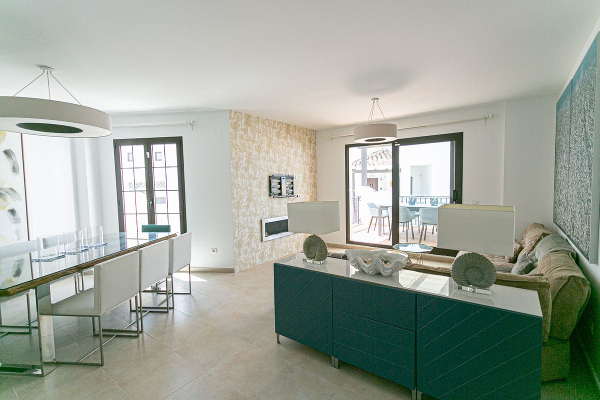 Apartamentos de 4 dormitorios en venta en Altos de los Monteros – R5012221 Apartamentos de 4 dormitorios en venta en Altos de los Monteros – R5012221