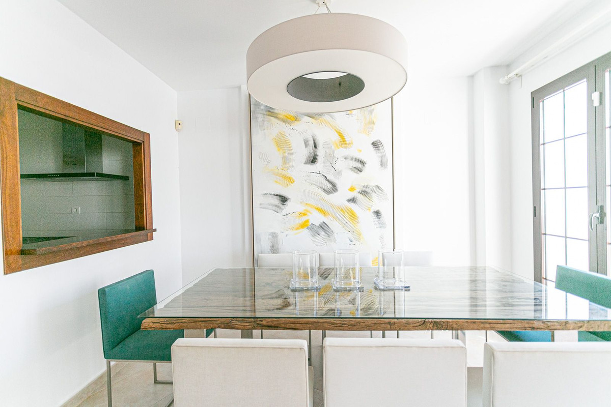Apartamentos de 4 dormitorios en venta en Altos de los Monteros – R5012221 Apartamentos de 4 dormitorios en venta en Altos de los Monteros – R5012221