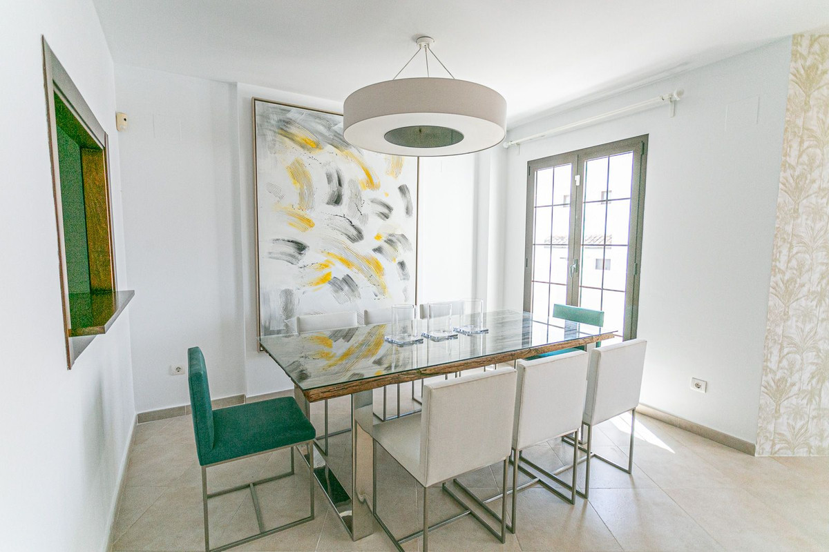 Apartamentos de 4 dormitorios en venta en Altos de los Monteros – R5012221 Apartamentos de 4 dormitorios en venta en Altos de los Monteros – R5012221