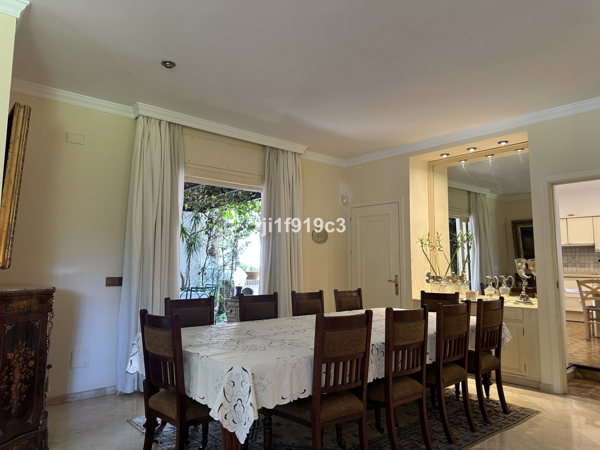 Villas de 5 dormitorios en venta en Los Monteros – R5330077 Villas de 5 dormitorios en venta en Los Monteros – R5330077