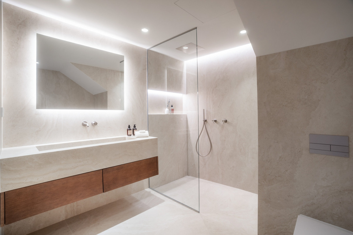 4 bedroom Apartments for sale in Nueva Andalucía – R5056444