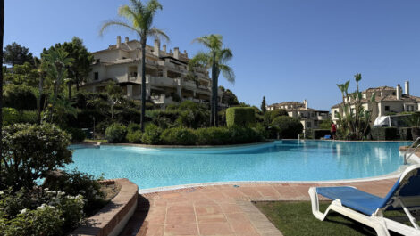 3 bedroom Apartments for sale in Benahavís – R5408053