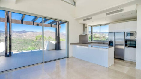 4 bedroom Penthouses for sale in Benahavís – R5011201