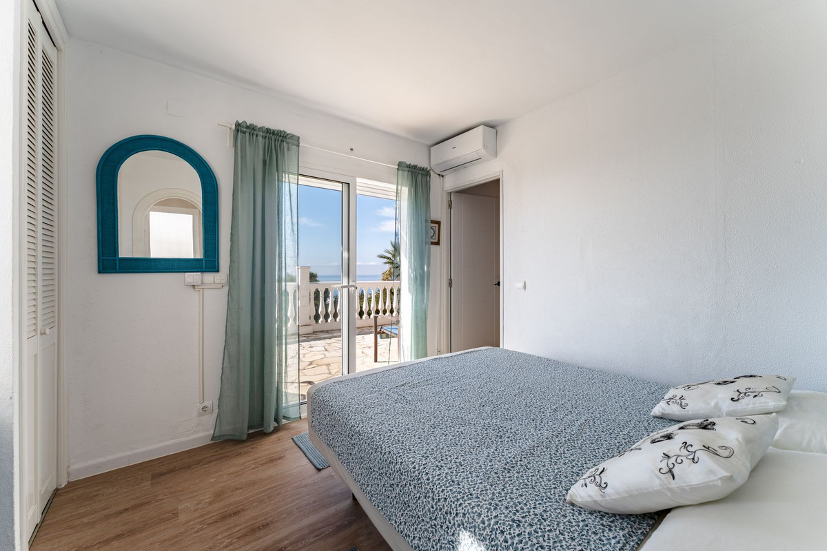Villas de 6 dormitorios en venta en La Cala de Mijas – R5304889 Villas de 6 dormitorios en venta en La Cala de Mijas – R5304889
