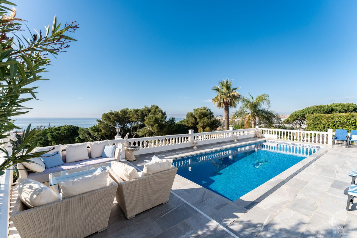 Villas de 6 dormitorios en venta en La Cala de Mijas – R5304889 Villas de 6 dormitorios en venta en La Cala de Mijas – R5304889