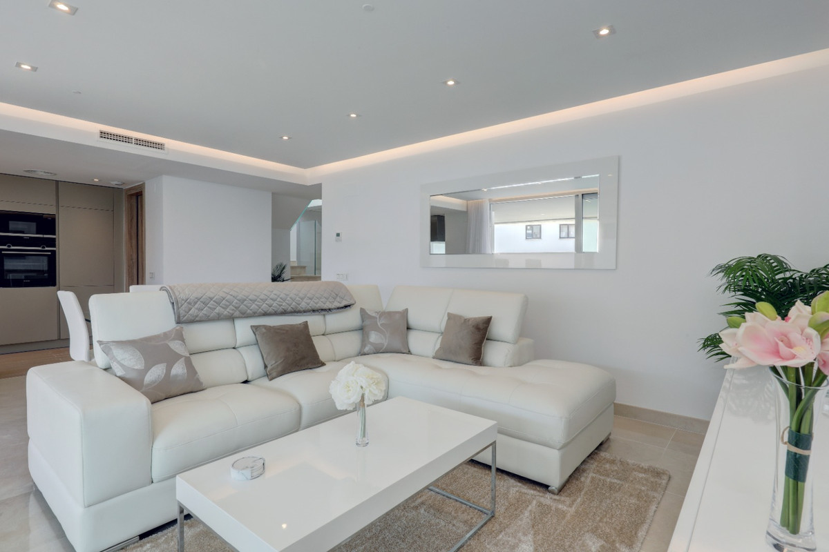 Aticos de 3 dormitorios en venta en Nueva Andalucía – R5358112 Aticos de 3 dormitorios en venta en Nueva Andalucía – R5358112