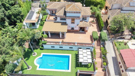 4 bedroom Villas for sale in Elviria – R5412553