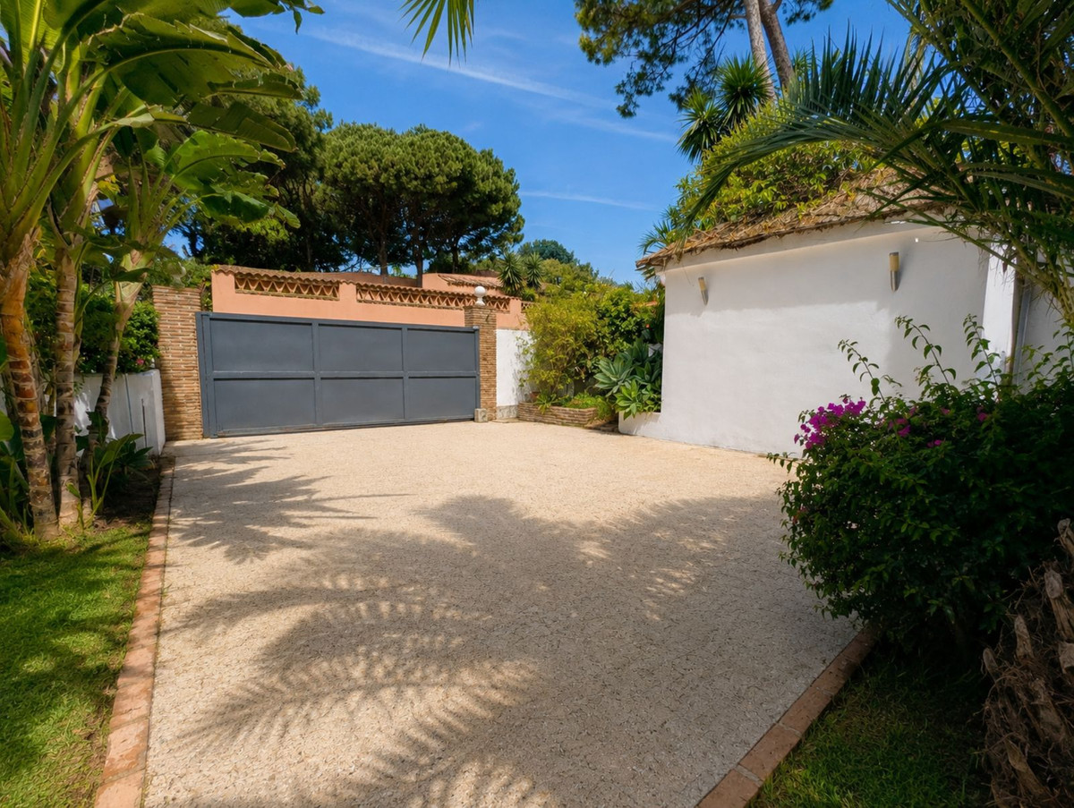 4 bedroom Villas for sale in El Rosario – R5399824 4 bedroom Villas for sale in El Rosario – R5399824