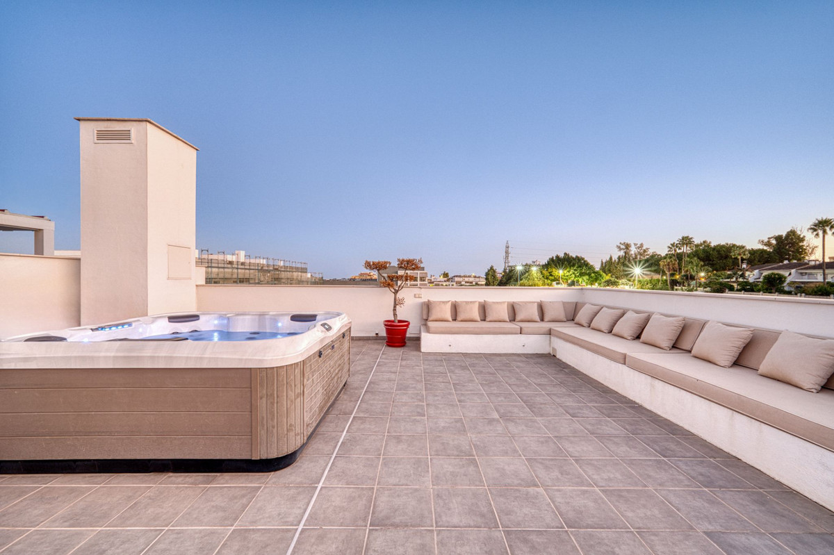 Apartamentos de 4 dormitorios en venta en San Pedro de Alcántara – R5148298 Apartamentos de 4 dormitorios en venta en San Pedro de Alcántara – R5148298