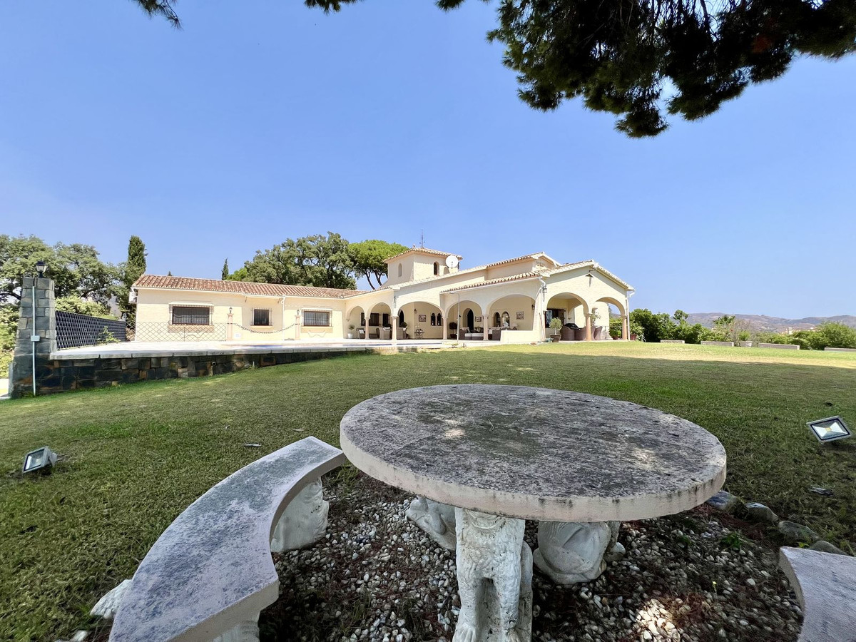 4 bedroom Villas for sale in Elviria – R5139934 4 bedroom Villas for sale in Elviria – R5139934