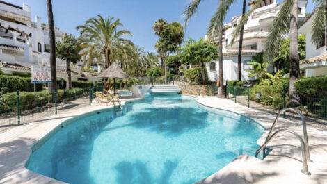 4 bedroom Apartments for sale in Elviria – R5389717