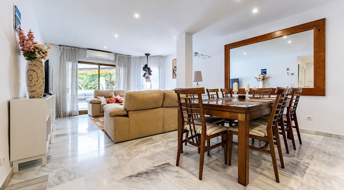 4 bedroom Apartments for sale in Elviria – R5389717 4 bedroom Apartments for sale in Elviria – R5389717