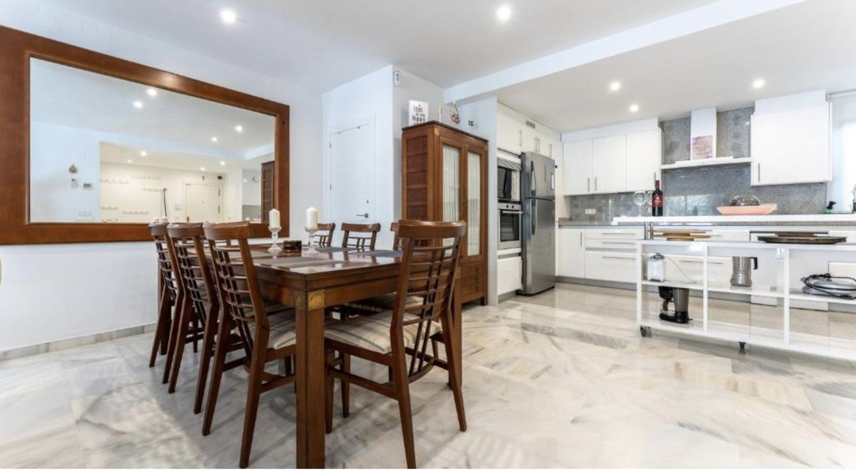 4 bedroom Apartments for sale in Elviria – R5389717 4 bedroom Apartments for sale in Elviria – R5389717