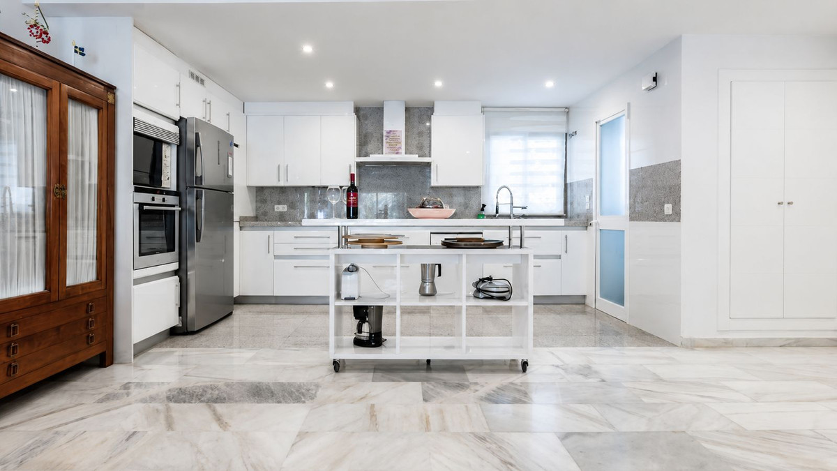 4 bedroom Apartments for sale in Elviria – R5389717 4 bedroom Apartments for sale in Elviria – R5389717