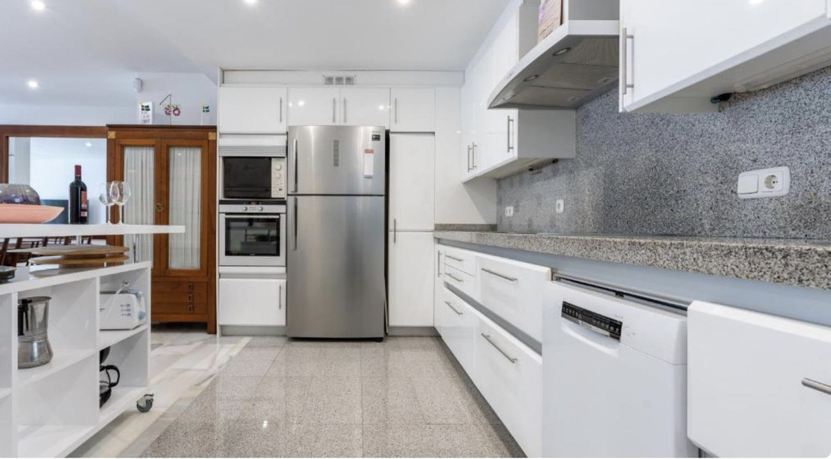 4 bedroom Apartments for sale in Elviria – R5389717 4 bedroom Apartments for sale in Elviria – R5389717