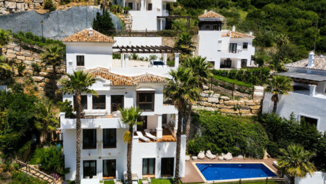4 bedroom Villas for sale in Benahavís – R5363932