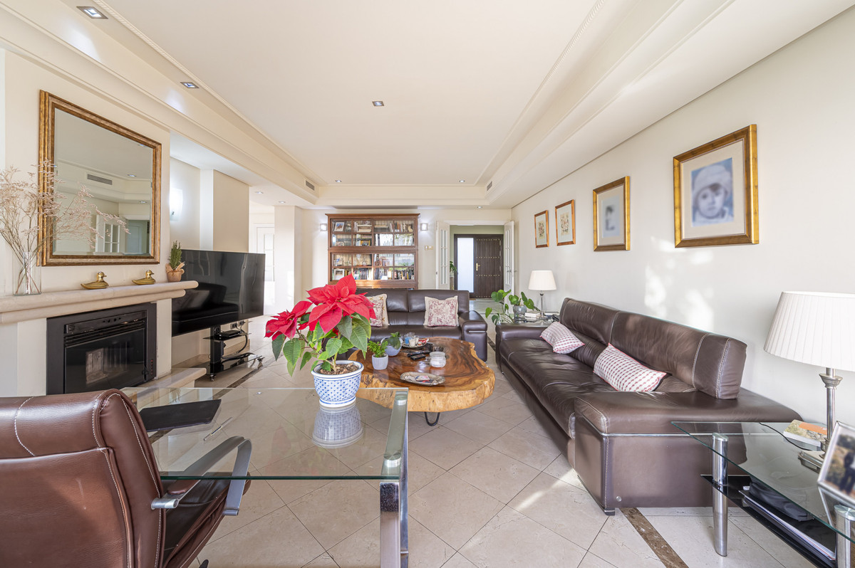 Adosados de 4 dormitorios en venta en Milla de Oro – R5400340 Adosados de 4 dormitorios en venta en Milla de Oro – R5400340