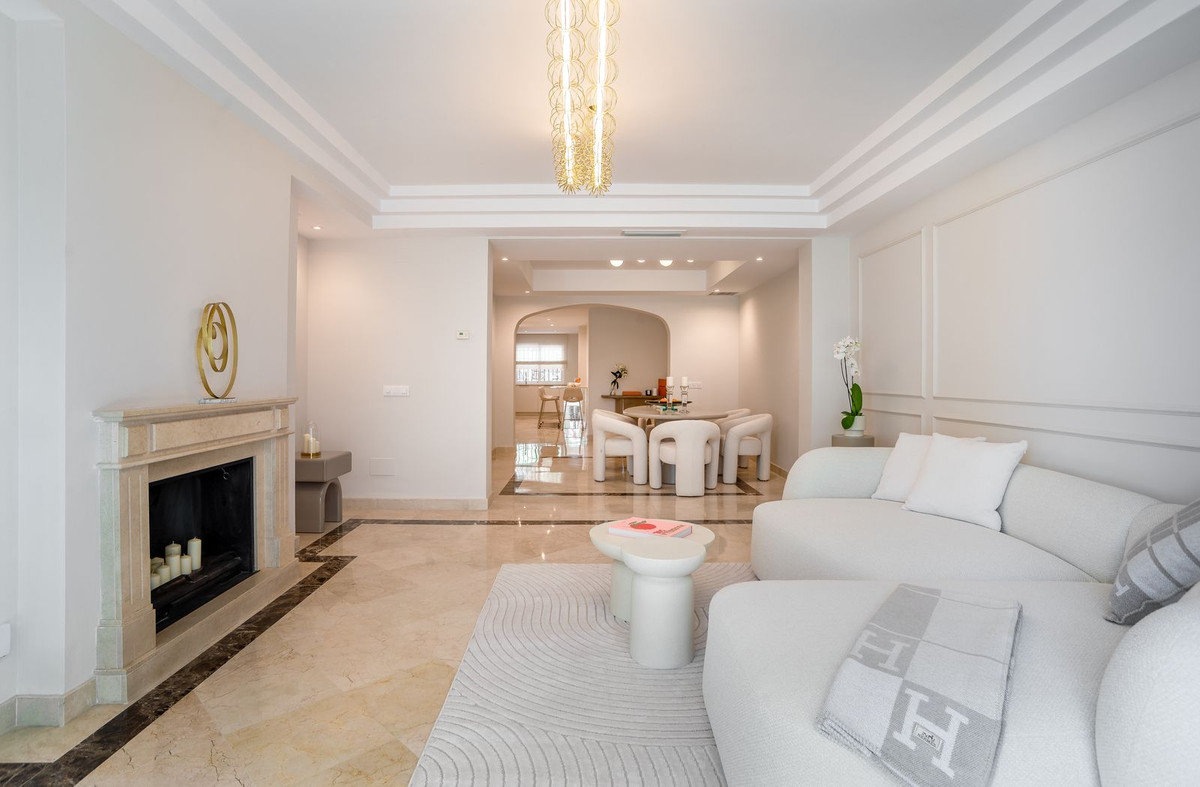 3 bedroom Apartments for sale in Sierra Blanca – R5394163 3 bedroom Apartments for sale in Sierra Blanca – R5394163