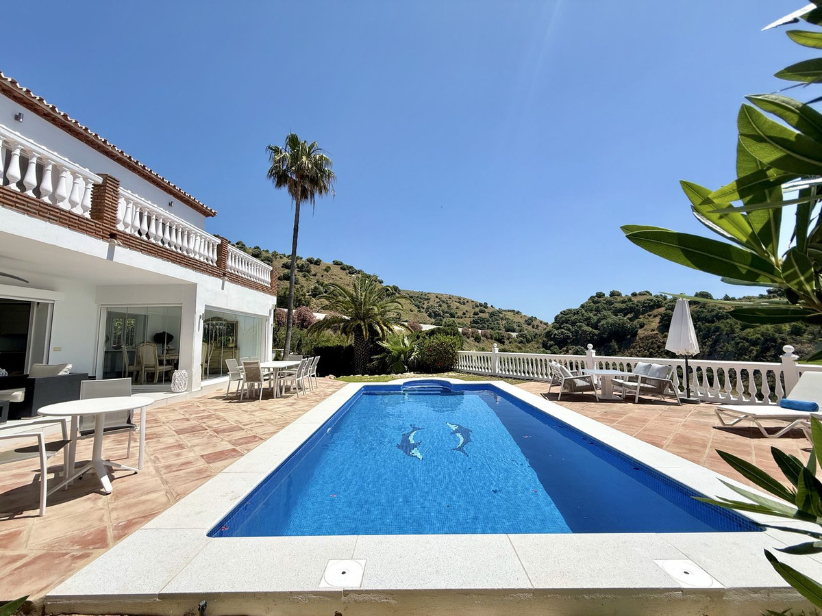 Villas de 5 dormitorios en venta en Calahonda – R5319469 Villas de 5 dormitorios en venta en Calahonda – R5319469