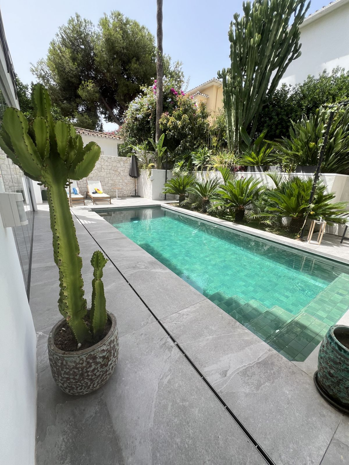 Villas de 4 dormitorios en venta en Nueva Andalucía – R4989433 Villas de 4 dormitorios en venta en Nueva Andalucía – R4989433