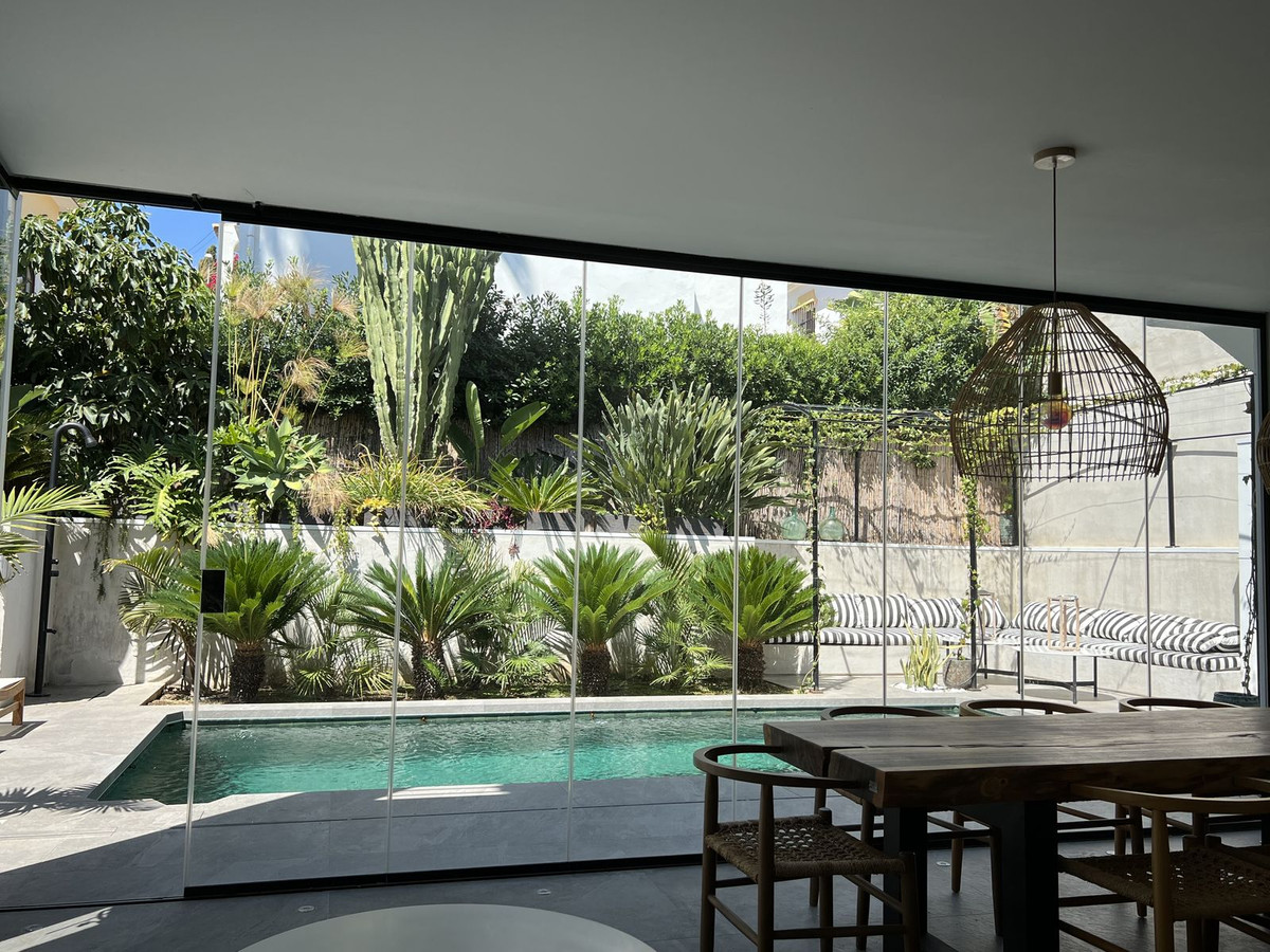 Villas de 4 dormitorios en venta en Nueva Andalucía – R4989433 Villas de 4 dormitorios en venta en Nueva Andalucía – R4989433
