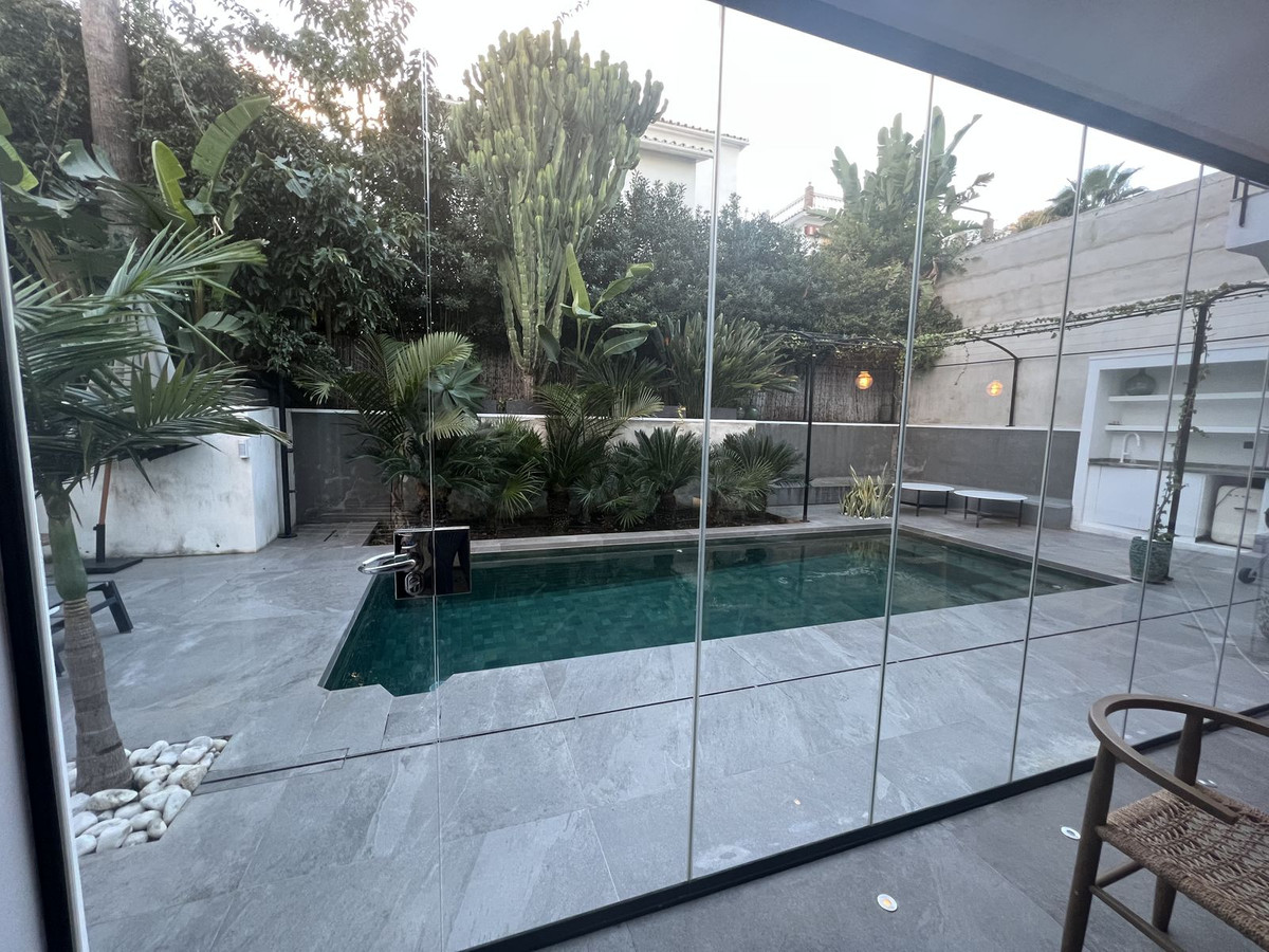 Villas de 4 dormitorios en venta en Nueva Andalucía – R4989433 Villas de 4 dormitorios en venta en Nueva Andalucía – R4989433