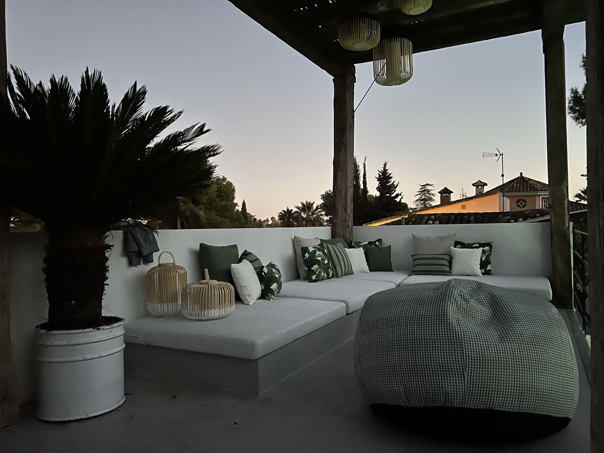 Villas de 4 dormitorios en venta en Nueva Andalucía – R4989433 Villas de 4 dormitorios en venta en Nueva Andalucía – R4989433