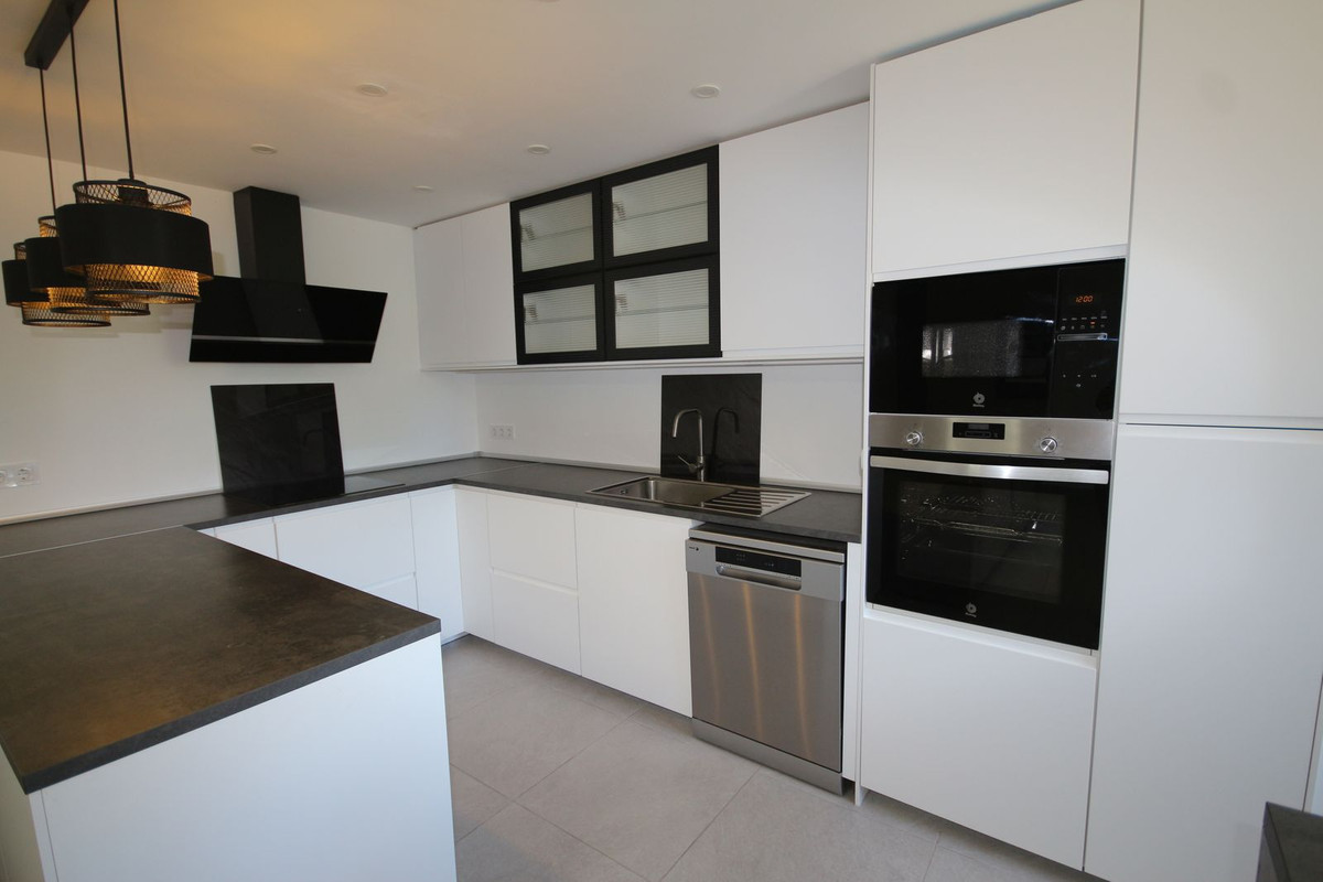 3 bedroom Apartments for sale in Elviria – R5351002 3 bedroom Apartments for sale in Elviria – R5351002