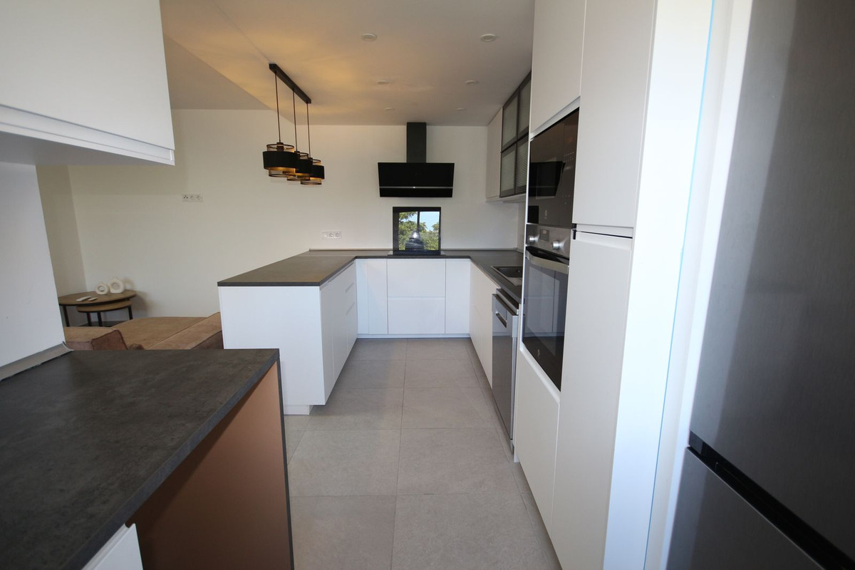 3 bedroom Apartments for sale in Elviria – R5351002 3 bedroom Apartments for sale in Elviria – R5351002