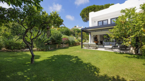 3 bedroom Townhouses for sale in Nueva Andalucía – R5423362