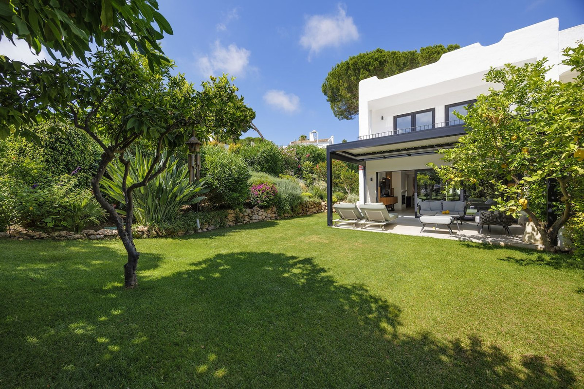 3 bedroom Townhouses for sale in Nueva Andalucía – R5423362