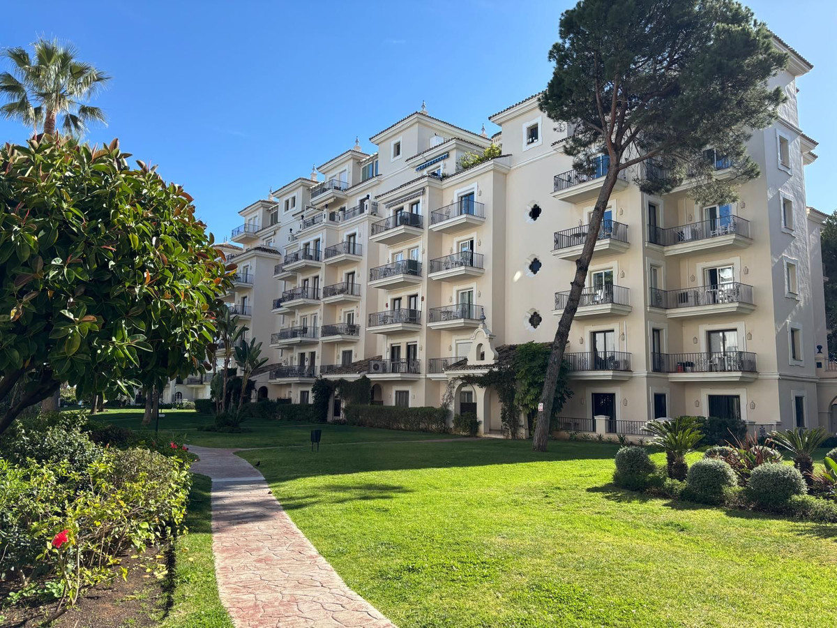 Apartamentos de 3 dormitorios en venta en Nueva Andalucía – R5009545 Apartamentos de 3 dormitorios en venta en Nueva Andalucía – R5009545