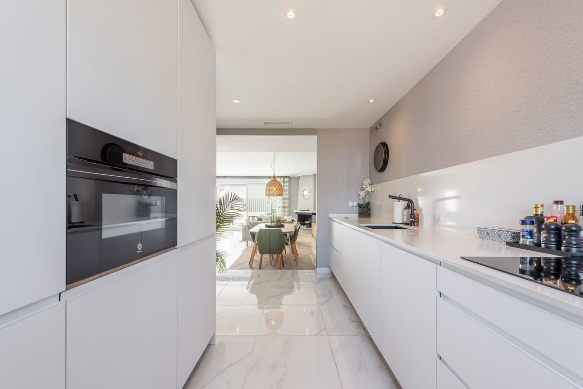 Adosados de 3 dormitorios en venta en Milla de Oro – R5397601 Adosados de 3 dormitorios en venta en Milla de Oro – R5397601