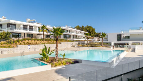 Aticos de 2 dormitorios en venta en Marbella – R5133286