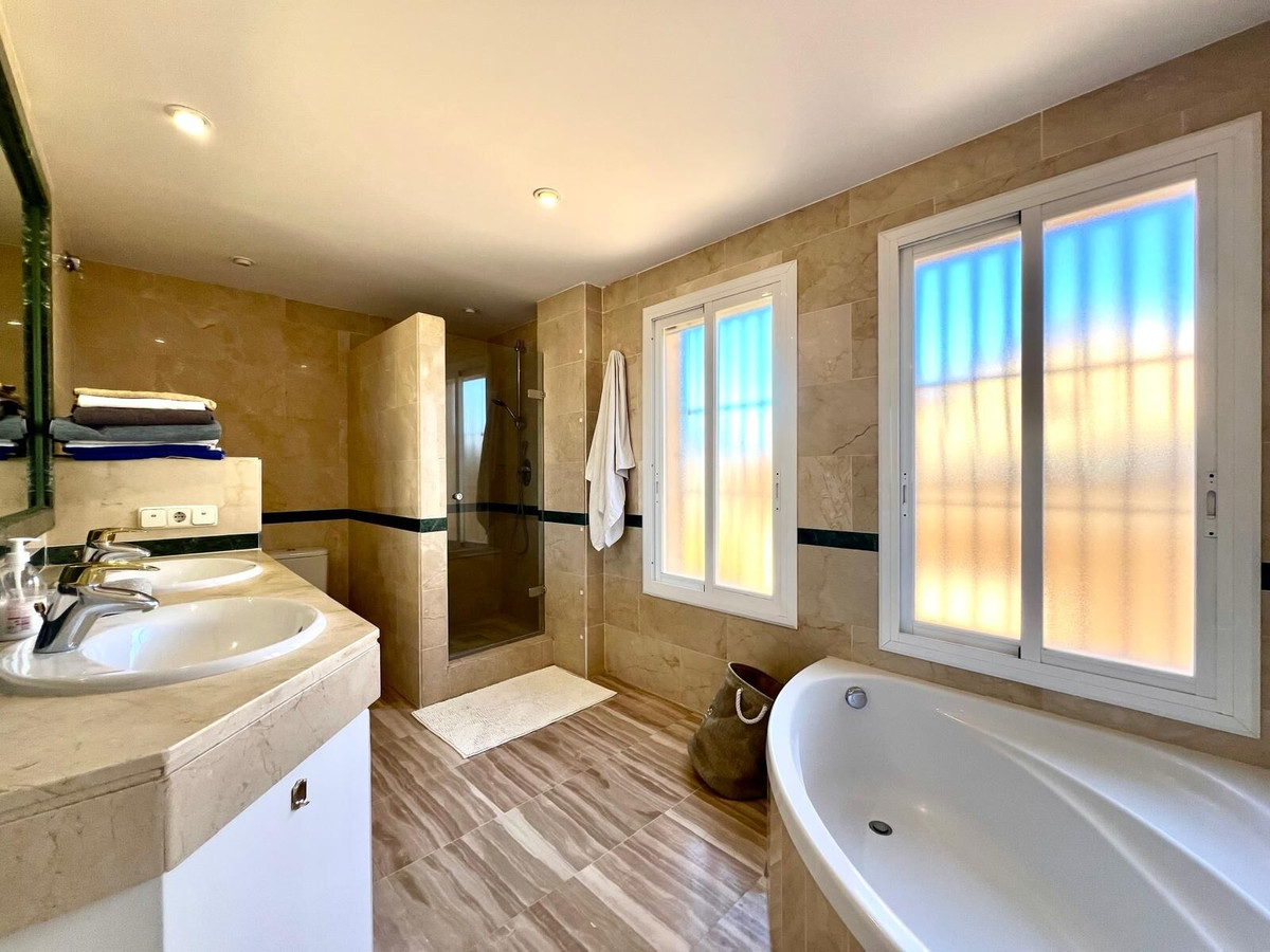 Aticos de 4 dormitorios en venta en Marbella – R5391745 Aticos de 4 dormitorios en venta en Marbella – R5391745