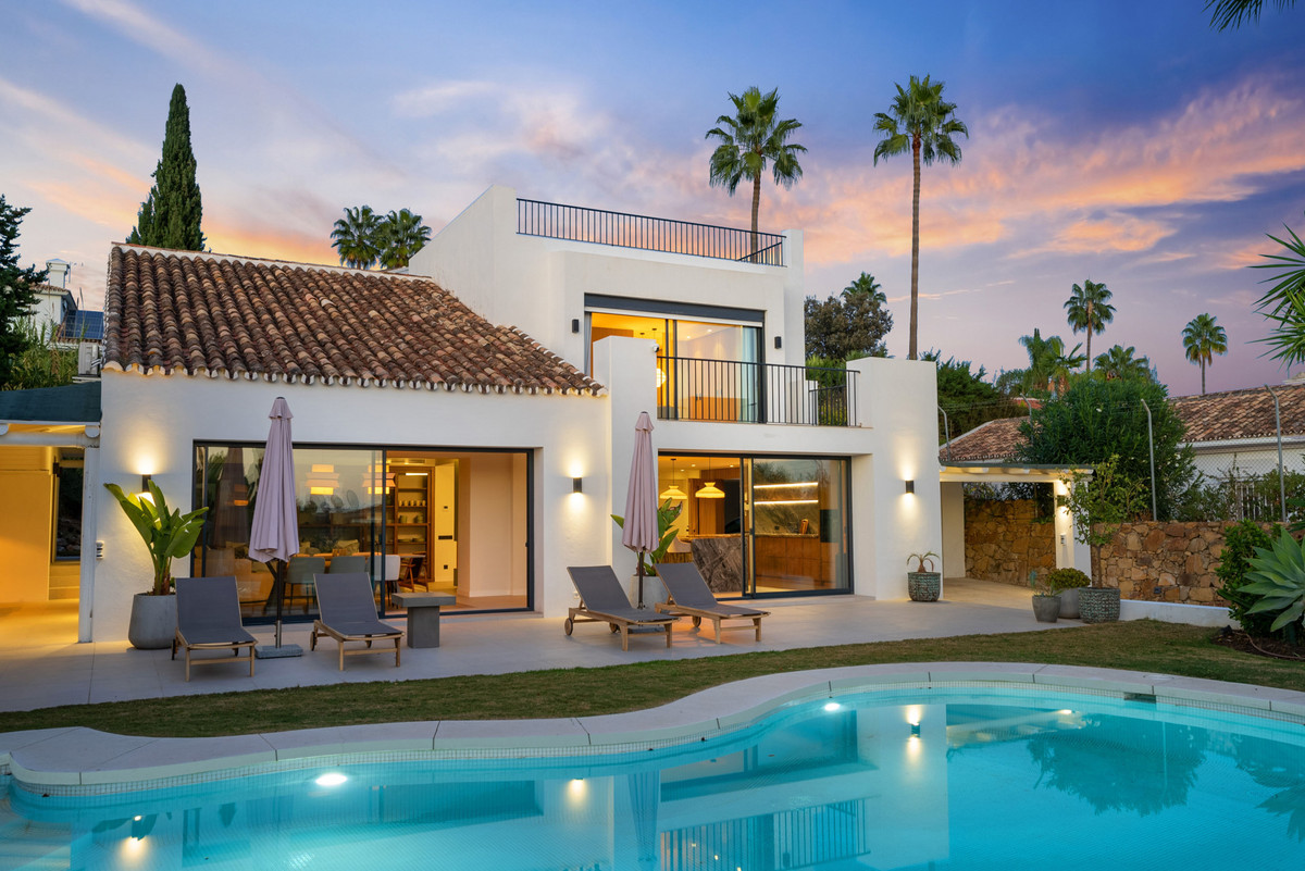 Villas de 4 dormitorios en venta en Nueva Andalucía – R5315866 Villas de 4 dormitorios en venta en Nueva Andalucía – R5315866