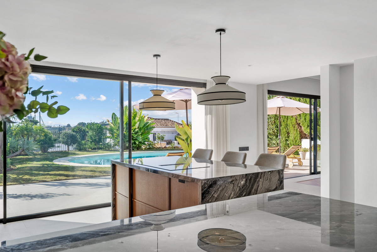 Villas de 4 dormitorios en venta en Nueva Andalucía – R5315866 Villas de 4 dormitorios en venta en Nueva Andalucía – R5315866