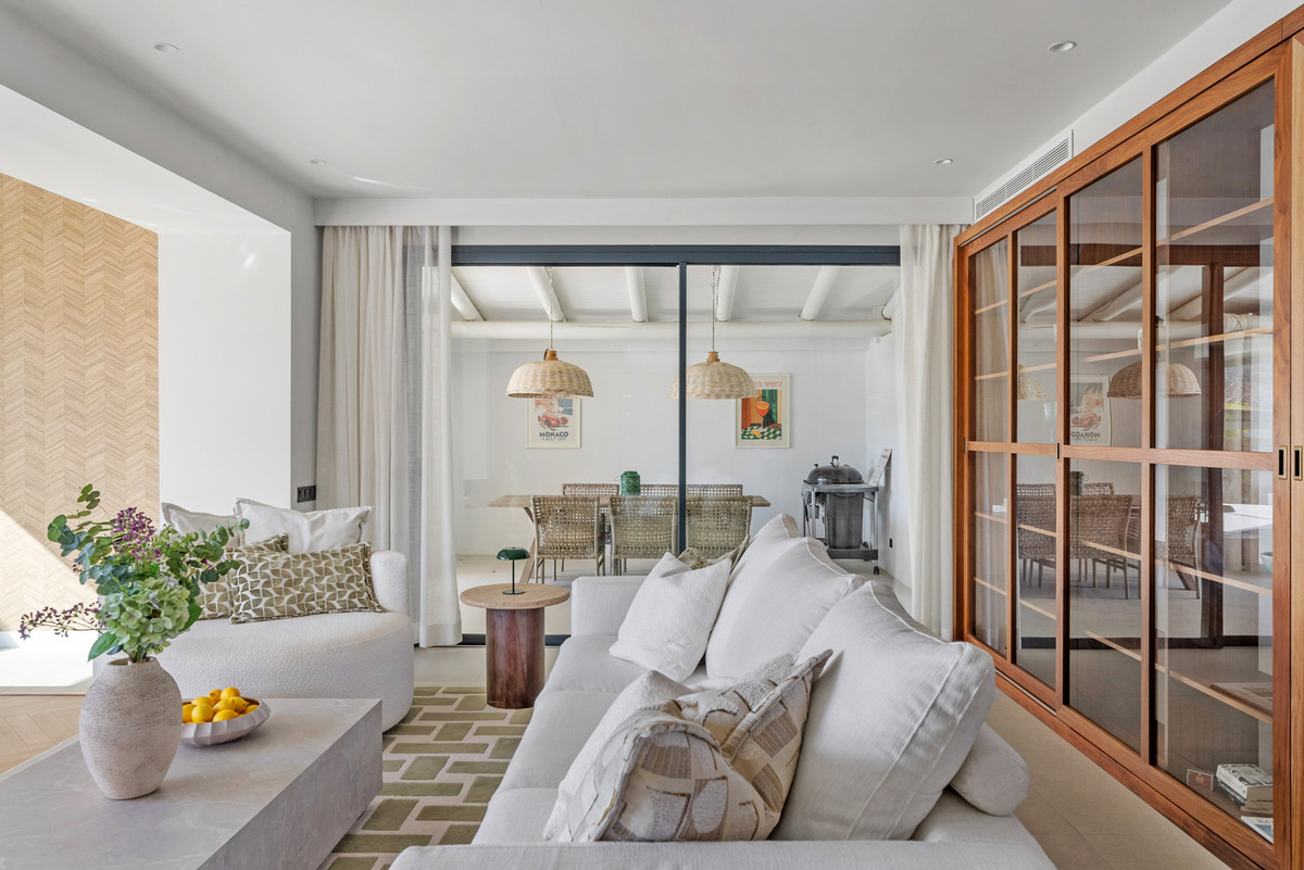 Villas de 4 dormitorios en venta en Nueva Andalucía – R5315866 Villas de 4 dormitorios en venta en Nueva Andalucía – R5315866