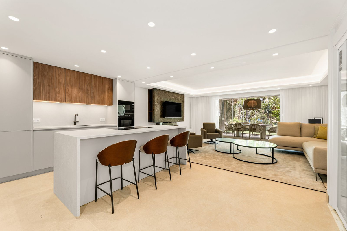 Adosados de 4 dormitorios en venta en Nueva Milla de Oro – R5002918 Adosados de 4 dormitorios en venta en Nueva Milla de Oro – R5002918