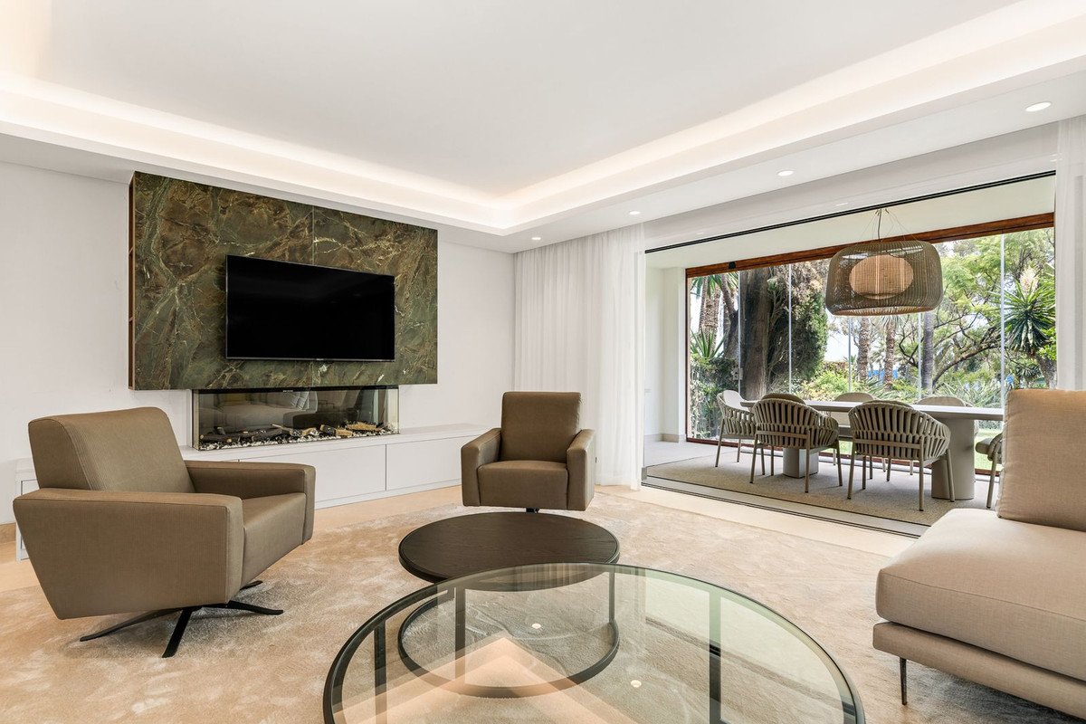 Adosados de 4 dormitorios en venta en Nueva Milla de Oro – R5002918 Adosados de 4 dormitorios en venta en Nueva Milla de Oro – R5002918
